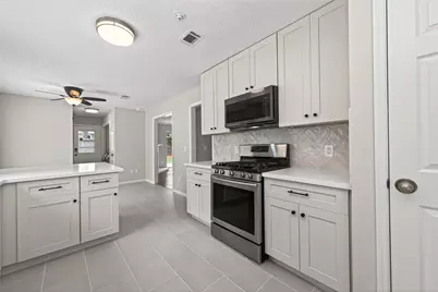 106 Breezy Point Pl, Spring, TX 77381 - Photo 13