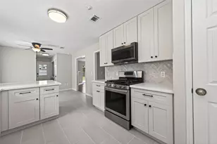 106 Breezy Point Pl, Spring, TX 77381 - Photo 13