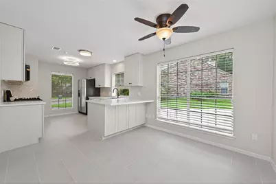 106 Breezy Point Pl, Spring, TX 77381 - Photo 9