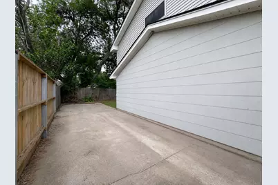 201 W 5th Street, Deer Park, TX 77536 - Photo 9