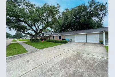 201 W 5th Street, Deer Park, TX 77536 - Photo 3