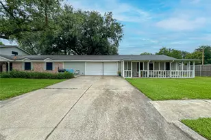 201 W 5th St, Deer Park, TX 77536 - Photo 1
