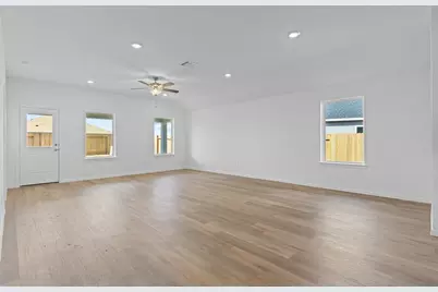 13911 Bay Crest Drive, Dickinson, TX 77539 - Photo 5