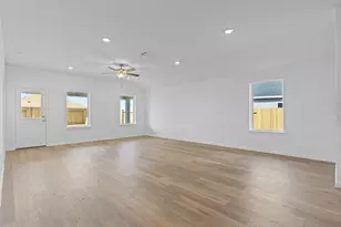 13911 Bay Crest Dr, Dickinson, TX 77539 - Photo 5