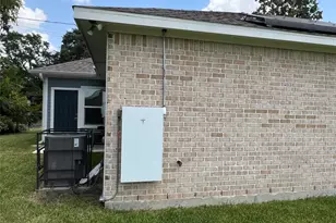 2323 Oakdale St, Houston, TX 77004 - Photo 7