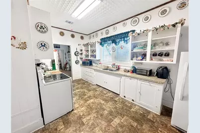 111 S Mill Street, Flatonia, TX 78941 - Photo 9