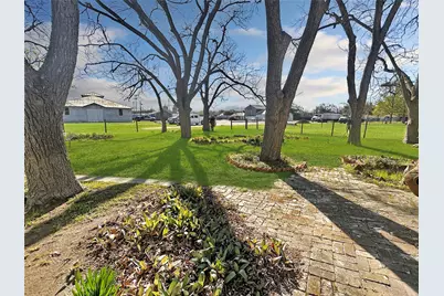 111 S Mill Street, Flatonia, TX 78941 - Photo 15