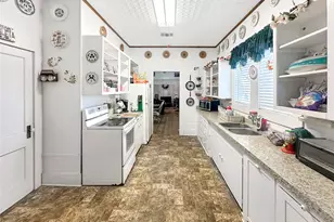 111 S Mill St, Flatonia, TX 78941 - Photo 7