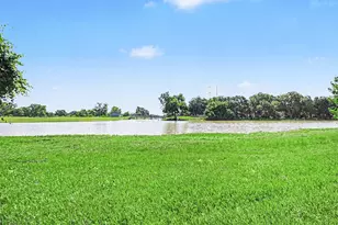 1319 Oyster Point Dr, Sugar Land, TX 77478 - Photo 45