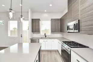 313 Charlock St, Houston, TX 77022 - Photo 11