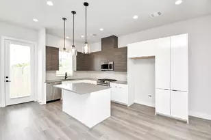 313 Charlock St, Houston, TX 77022 - Photo 13