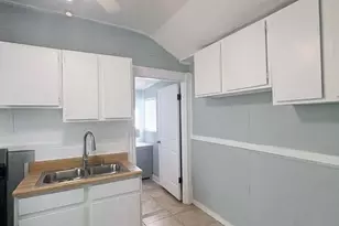 1810 24th St, Galveston, TX 77550 - Photo 5