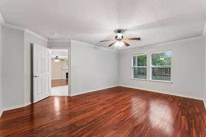 185 W Misty Dawn Drive, The Woodlands, TX 77385 - Photo 17