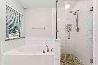 185 W Misty Dawn Drive, The Woodlands, TX 77385 - Photo 21