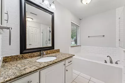 185 W Misty Dawn Drive, The Woodlands, TX 77385 - Photo 19