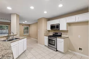 185 W Misty Dawn Dr, The Woodlands, TX 77385 - Photo 13