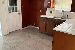 6303 Belcrest St, Houston, TX 77087 - Photo 11