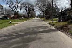 6303 Belcrest St, Houston, TX 77087 - Photo 3