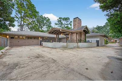 10034 Meadow Lake Lane, Houston, TX 77042 - Photo 47