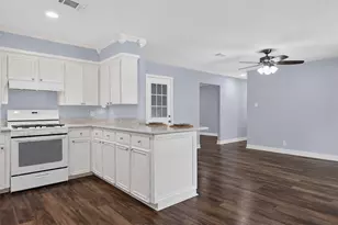 2809 3rd Ave N, Texas City, TX 77590 - Photo 11