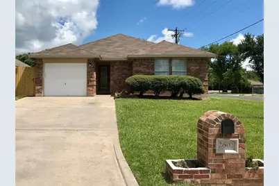 2602 27th Avenue N, Texas City, TX 77590 - Photo 1