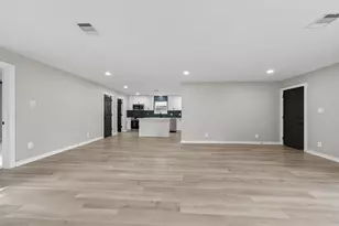 6026 Ridgeway Dr, Houston, TX 77033 - Photo 7