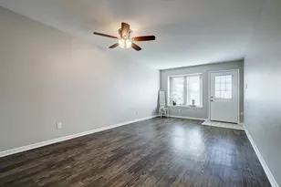 7913 Ellinger Ln, Houston, TX 77040 - Photo 13