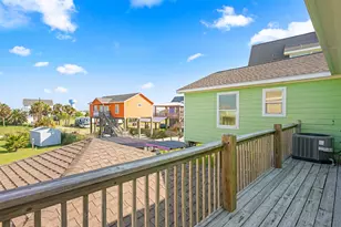 846 S Crystal Beach Rd, Crystal Beach, TX 77650 - Photo 11