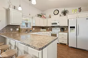 846 S Crystal Beach Rd, Crystal Beach, TX 77650 - Photo 13