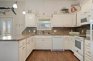 846 S Crystal Beach Rd, Crystal Beach, TX 77650 - Photo 15
