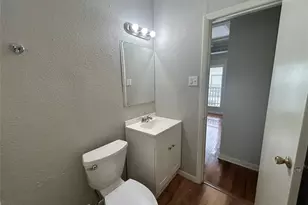 219 Marshall St, Houston, TX 77006 - Photo 9