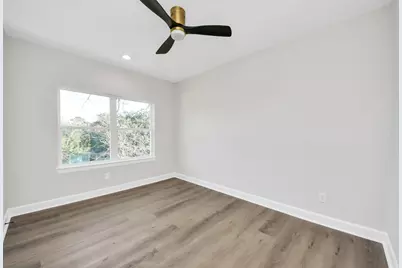 1605 Sylvester Road, Houston, TX 77009 - Photo 17