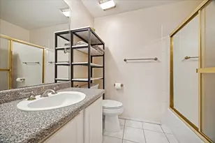 661 Bering Dr, Houston, TX 77057 - Photo 9