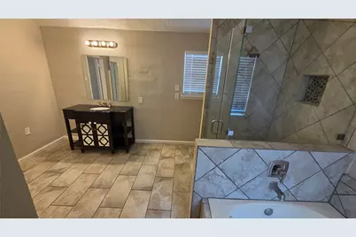 4806 Tracemeadow Drive, Houston, TX 77066 - Photo 7