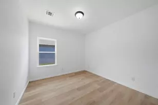 612 Austin St, West Columbia, TX 77486 - Photo 17