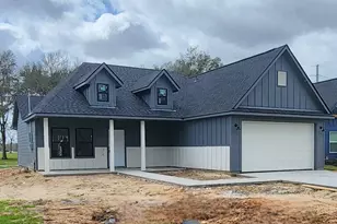 612 Austin St, West Columbia, TX 77486 - Photo 1