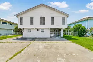 1073 Redfish St, Bayou Vista, TX 77563 - Photo 1
