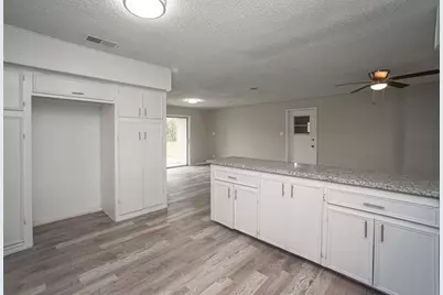 317 Pear Street, La Marque, TX 77568 - Photo 3