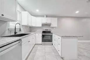 365 Audrey Ln, Houston, TX 77015 - Photo 9