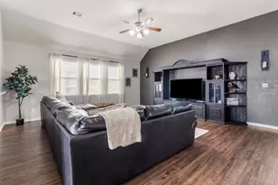 8331 Quiet Bay Dr, Baytown, TX 77523 - Photo 9