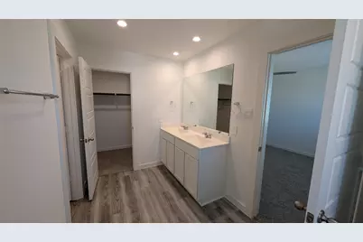 10610 Wellesley Terrace Trail, Houston, TX 77051 - Photo 15
