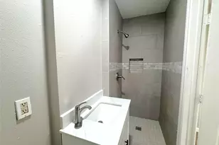 8704 Lanewood Dr, Houston, TX 77016 - Photo 9