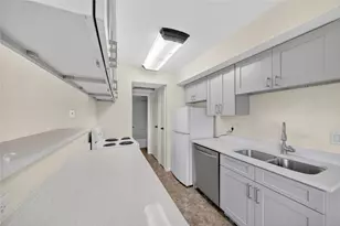 2750 Holly Hall St, Houston, TX 77054 - Photo 13
