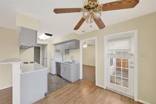 2750 Holly Hall St, Houston, TX 77054 - Photo 9