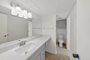 2750 Holly Hall St, Houston, TX 77054 - Photo 17