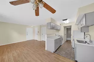 2750 Holly Hall St, Houston, TX 77054 - Photo 9