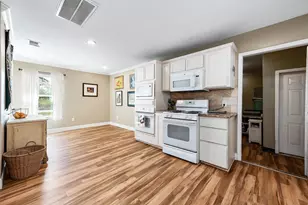 237 McLemore Dr, Alvin, TX 77511 - Photo 11