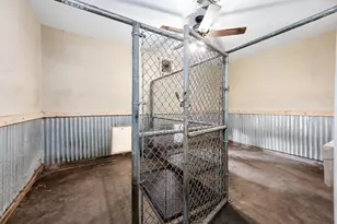 237 McLemore Dr, Alvin, TX 77511 - Photo 21