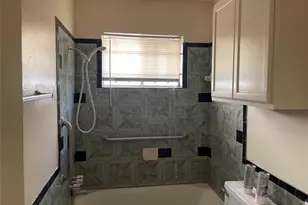 5339 Tavenor Ln, Houston, SD 77048 - Photo 3