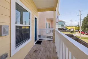 705 N Bayshore Dr, La Porte, TX 77571 - Photo 11